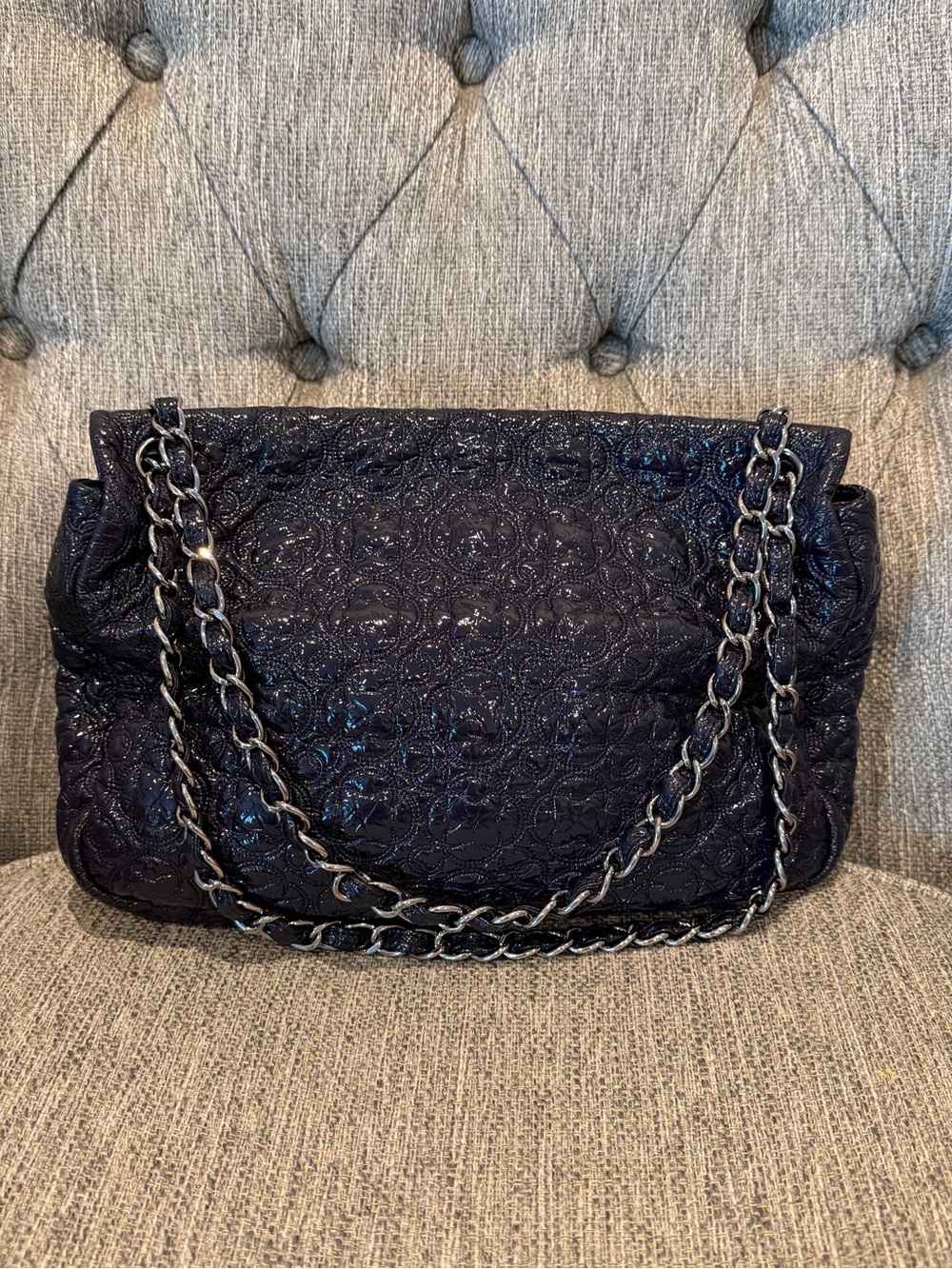 CHANEL Authentic Navy Blue Pattern Patent Leather Handbag - Picture 3 of 8